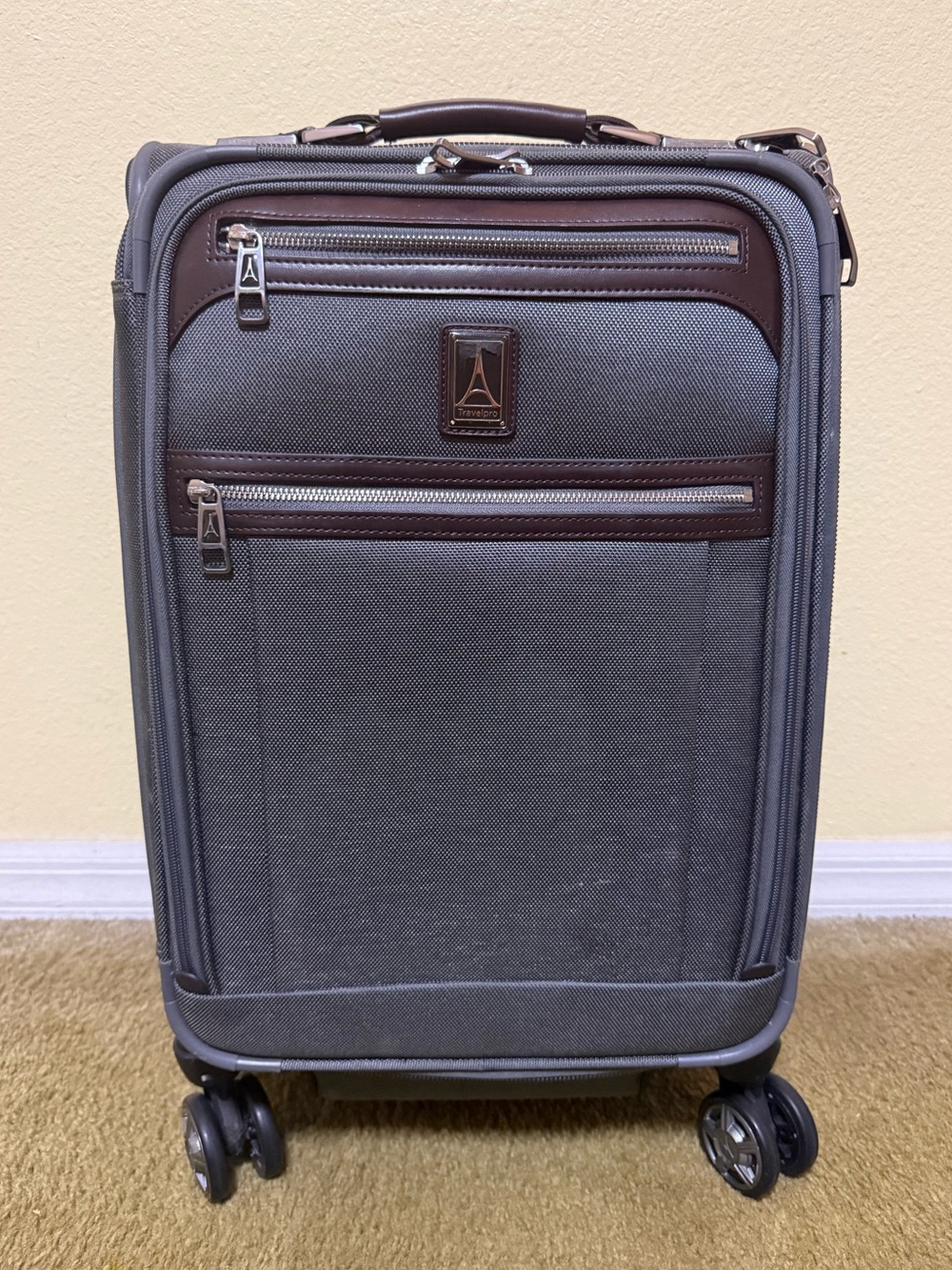 Travelpro Platinum Elite Expandable Carry On Suitcase in Vintage Gray